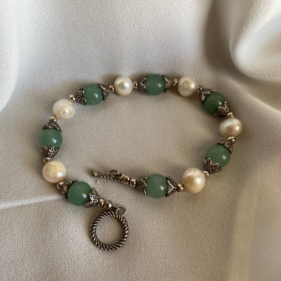 🐝 2/$10 Glass/porcelain/plastic beaded bracelets - Picture 3 of 5